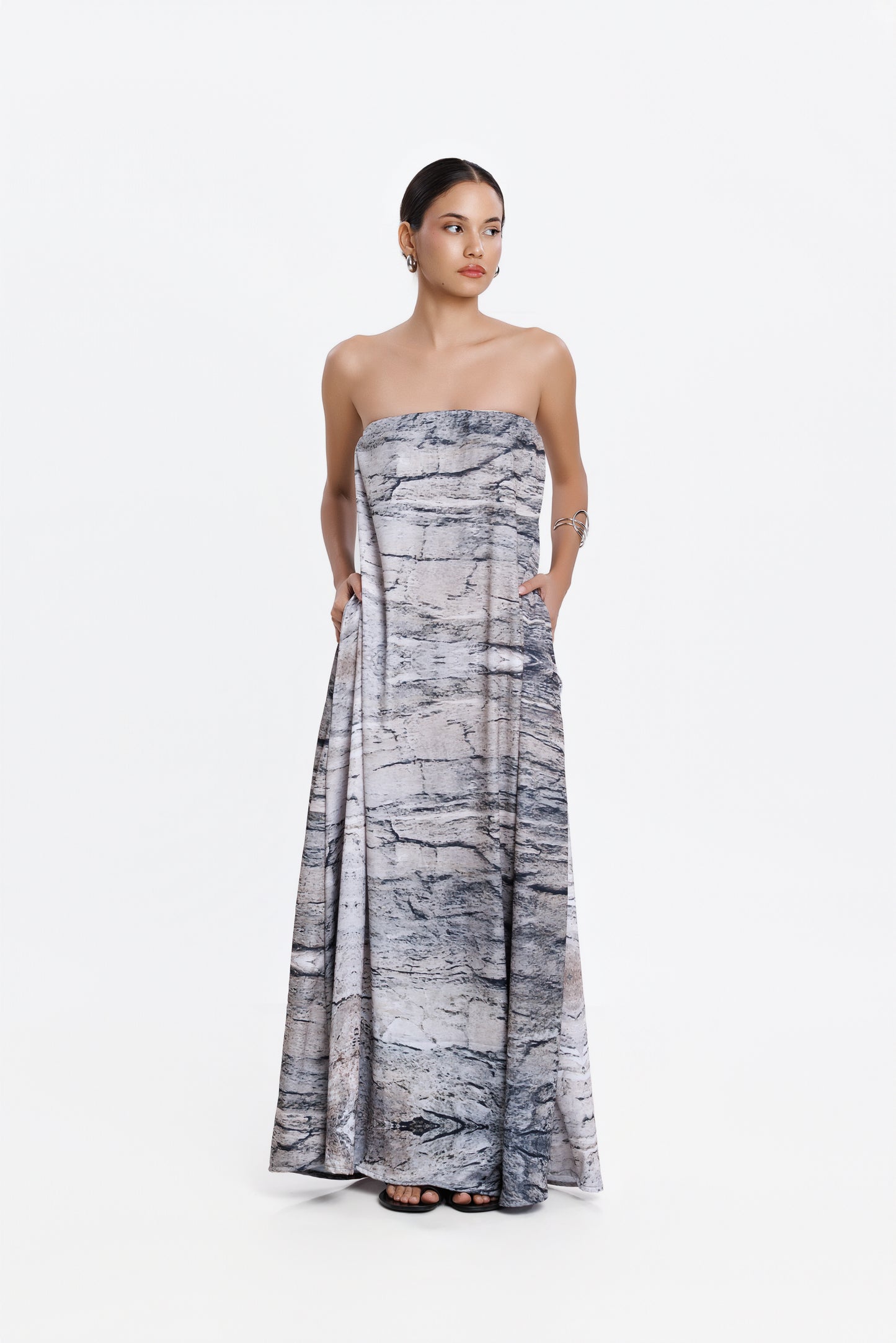 PRE-ORDER LA TAYANI STRAPLESS LONG DRESS