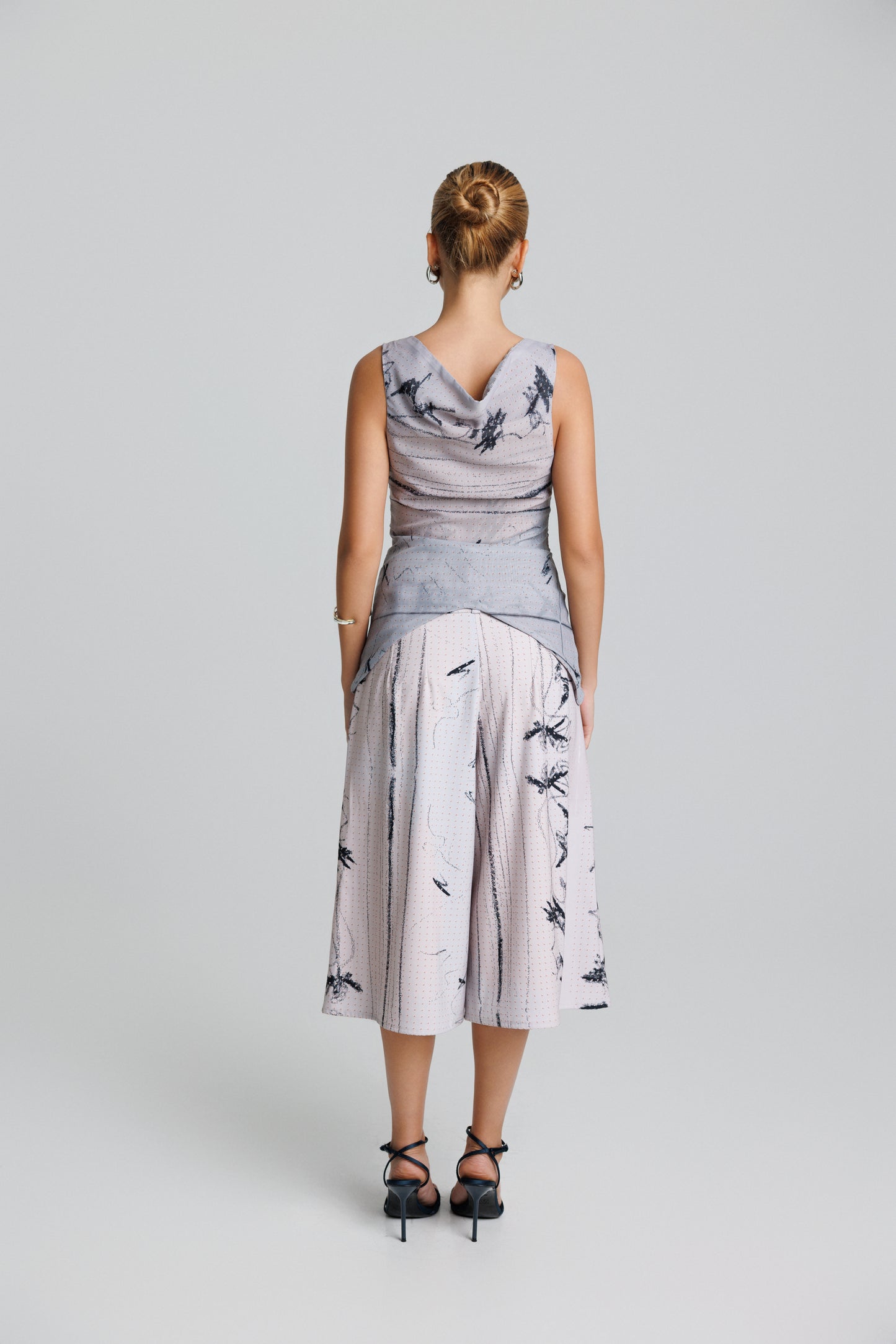 PRE-ORDER ESCALA BLOUSE