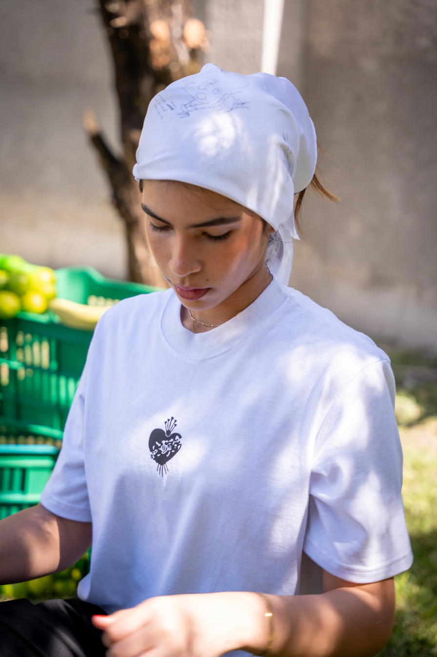 LA SOBREMESA HANDKERCHIEF