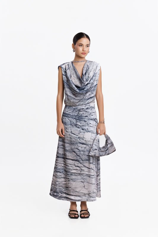 PRE-ORDER LA TAYANI MIDI DRESS