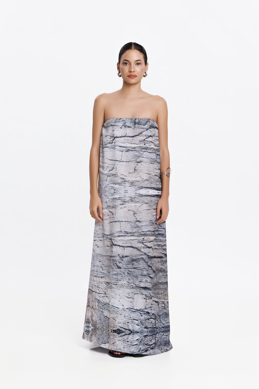 PRE-ORDER LA TAYANI STRAPLESS LONG DRESS