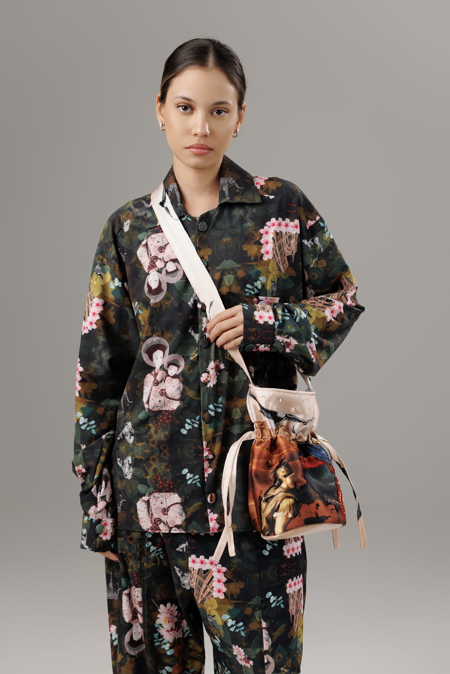CAMINOS DE LUZ BUCKET BAG
